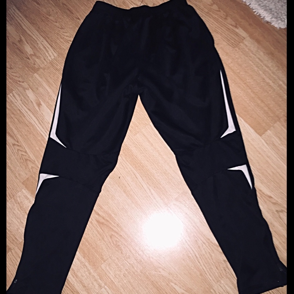 HALLOWAY Trendy Activewear